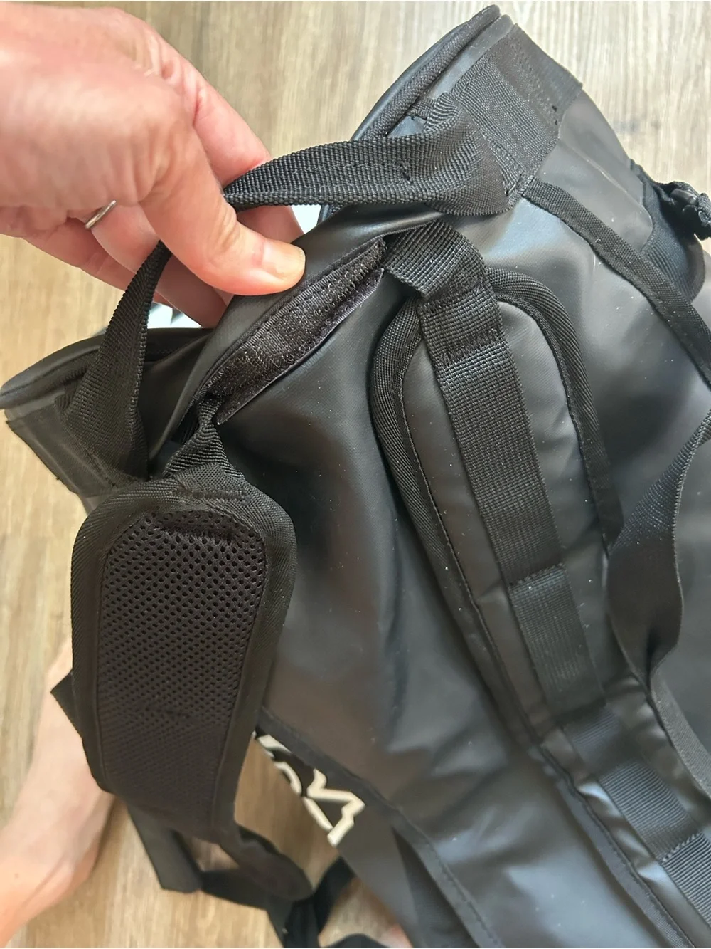 Helly Hansen Duffle Bag 30L, converts to backpack. Waterproof, soft, material
